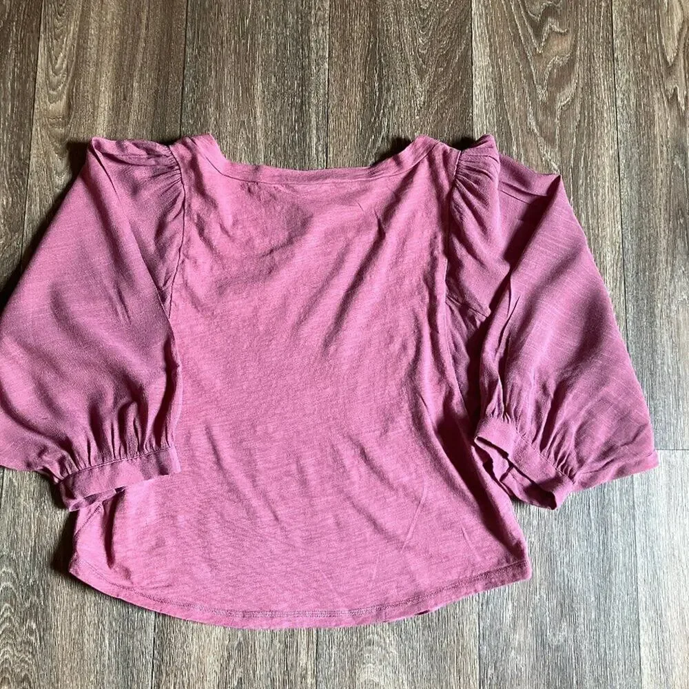 Akemi + Kin Anthropologie Berry Pink Square Neck T-Shirt Blouse XS